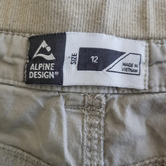 Alpine Design Khaki Women's Shorts Size 12 - Picture 5 of 8